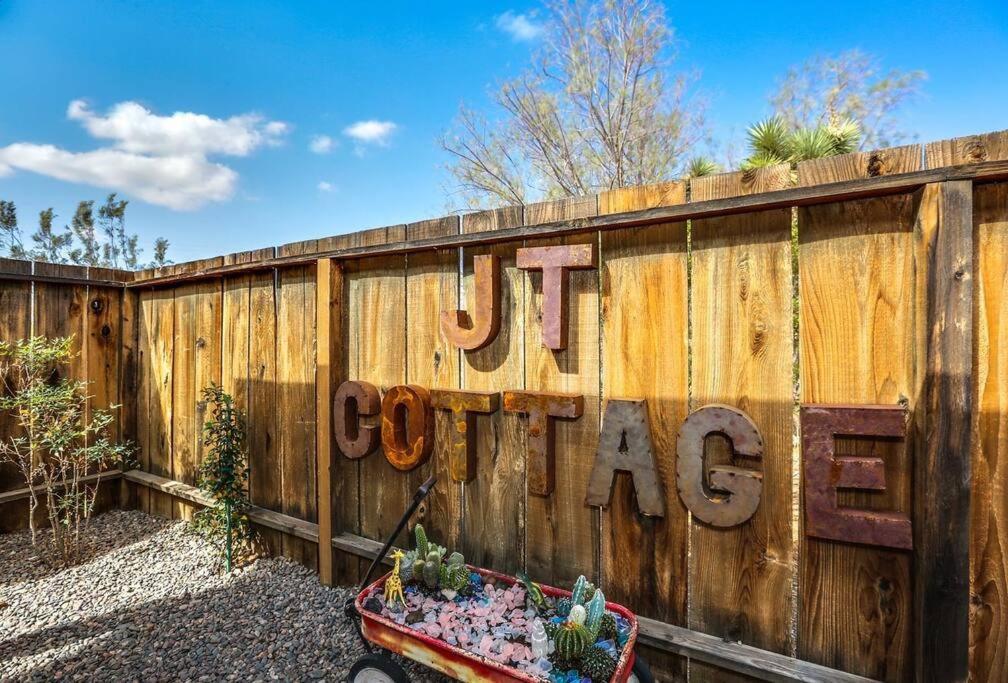 Jt Cottage Yucca Valley Exterior foto